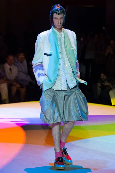 Look 24